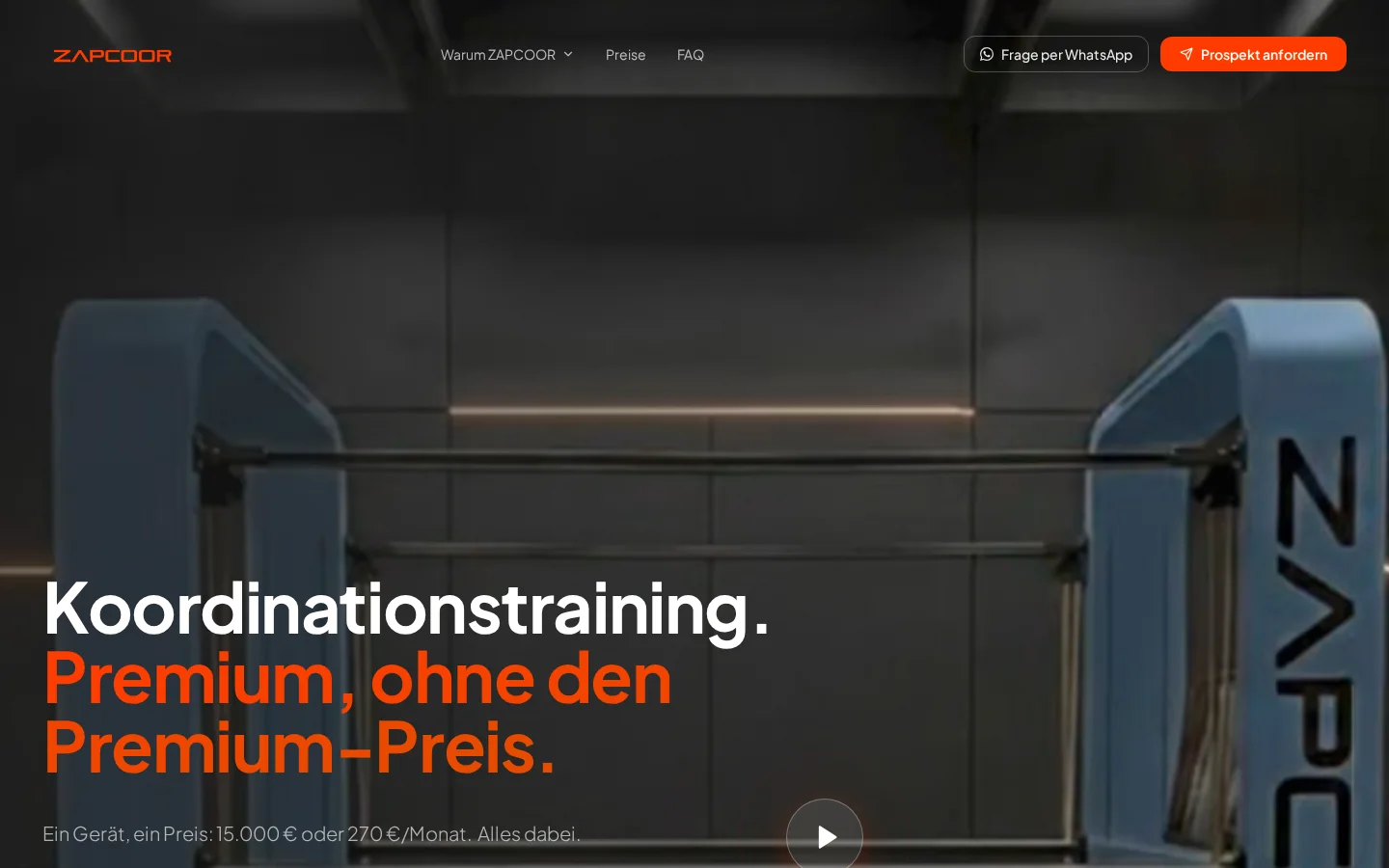 Startseite von zapcoor.de: vor einem dunklen Foto des blauen Trainingsgeräts steht die Überschrift Koordinationstraining, Premium ohne den Premium-Preis, darunter der Preis von 15.000 Euro.