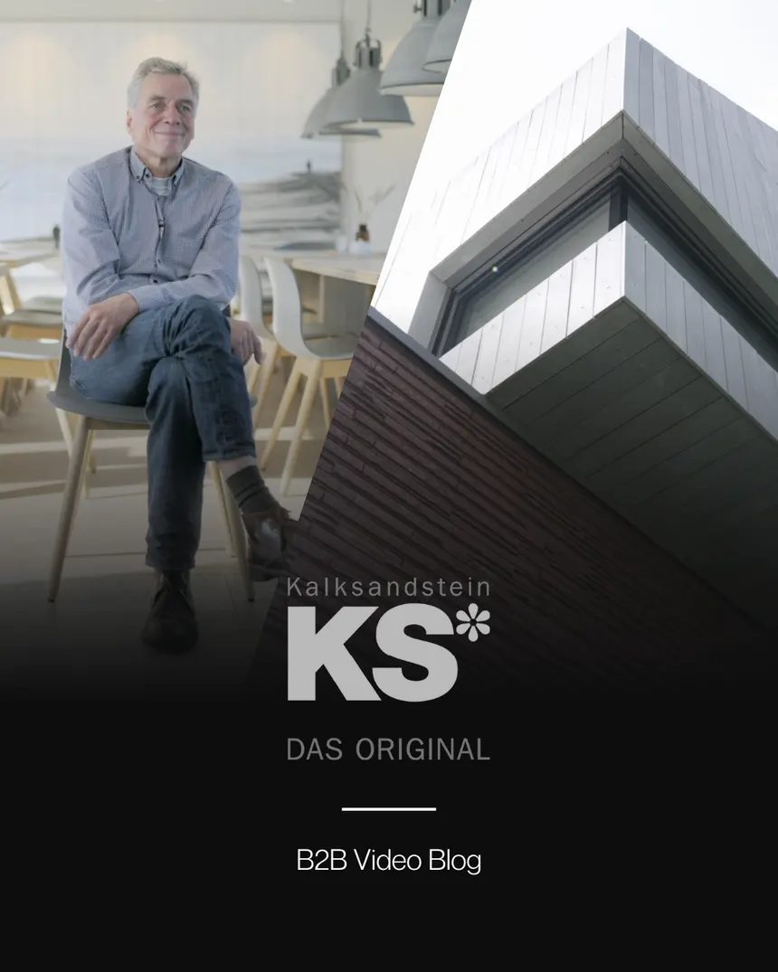 Projektkarte KS* Kalksandstein: Mann auf einem Stuhl und eine Gebäudeecke, darunter das Logo von KS* Kalksandstein und die Angabe Video-Blog.